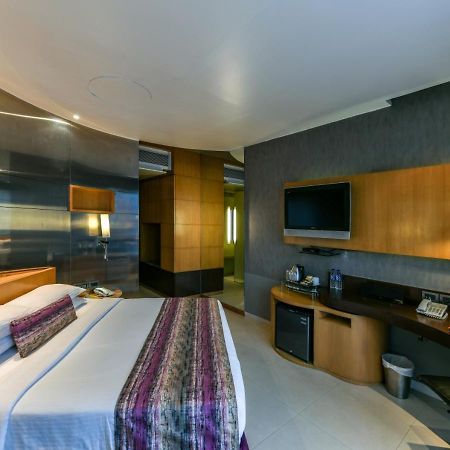 The Regale By Tunga Hotel Мумбай Екстериор снимка
