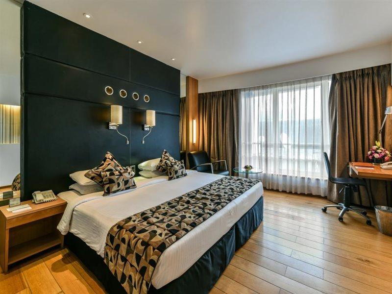 The Regale By Tunga Hotel Мумбай Екстериор снимка