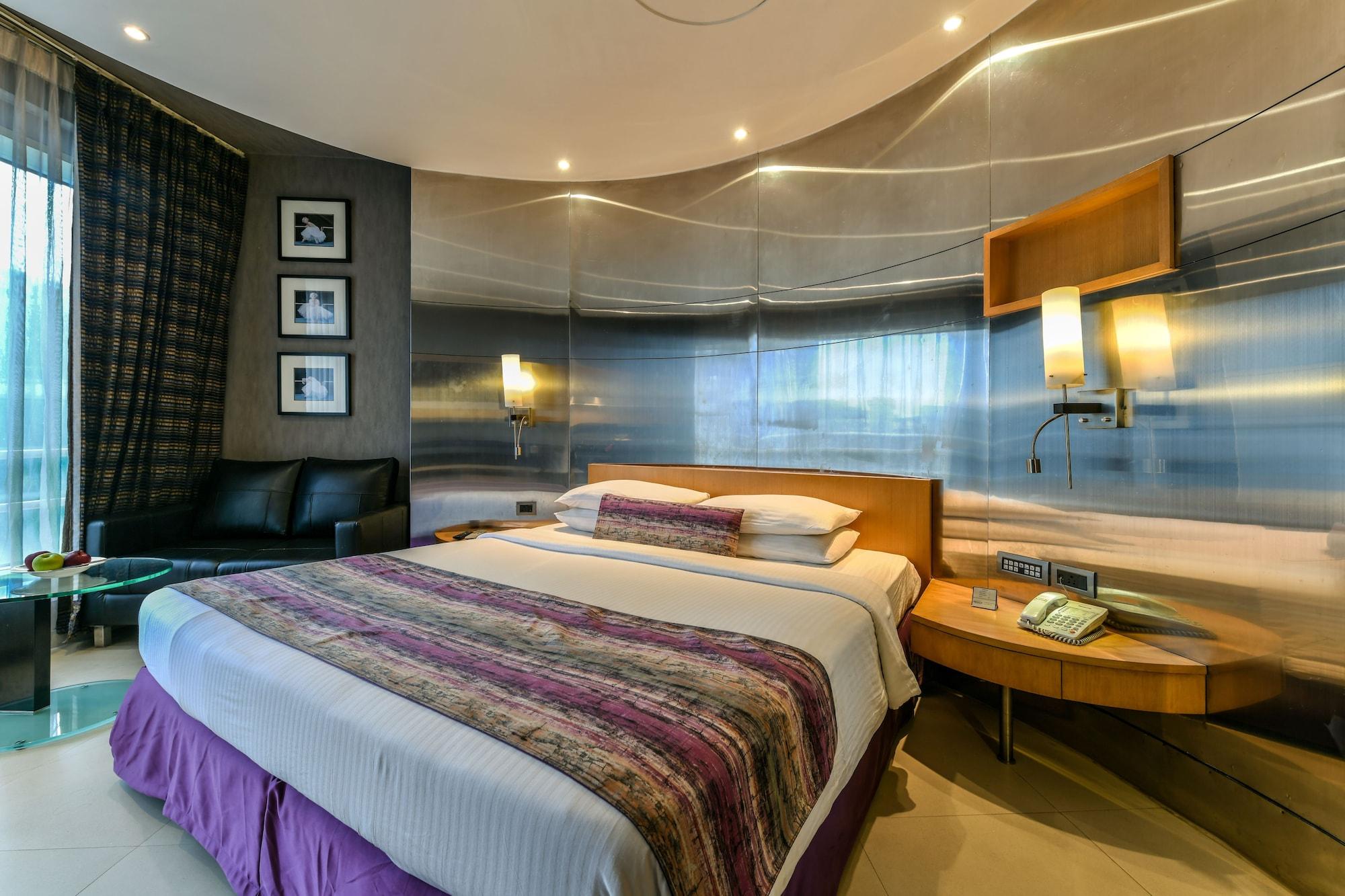 The Regale By Tunga Hotel Мумбай Екстериор снимка