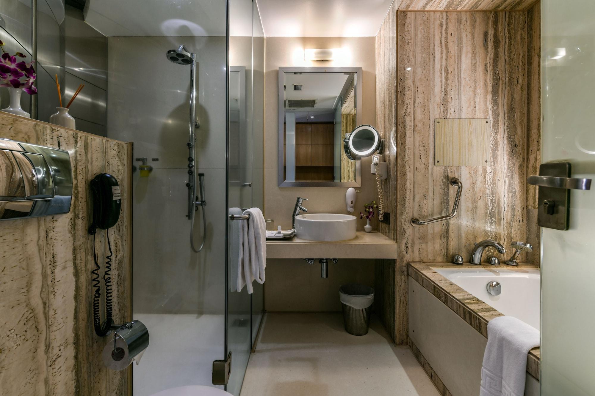 The Regale By Tunga Hotel Мумбай Екстериор снимка