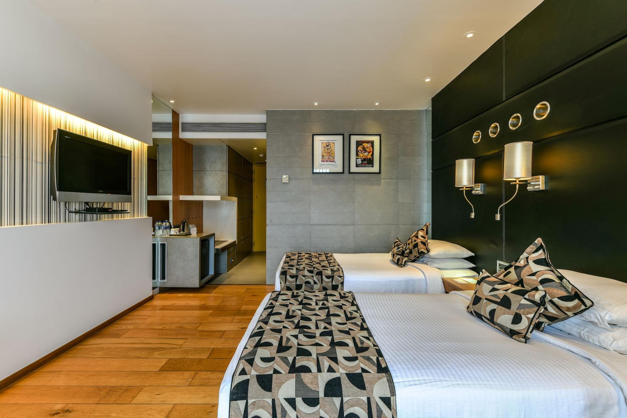 The Regale By Tunga Hotel Мумбай Екстериор снимка