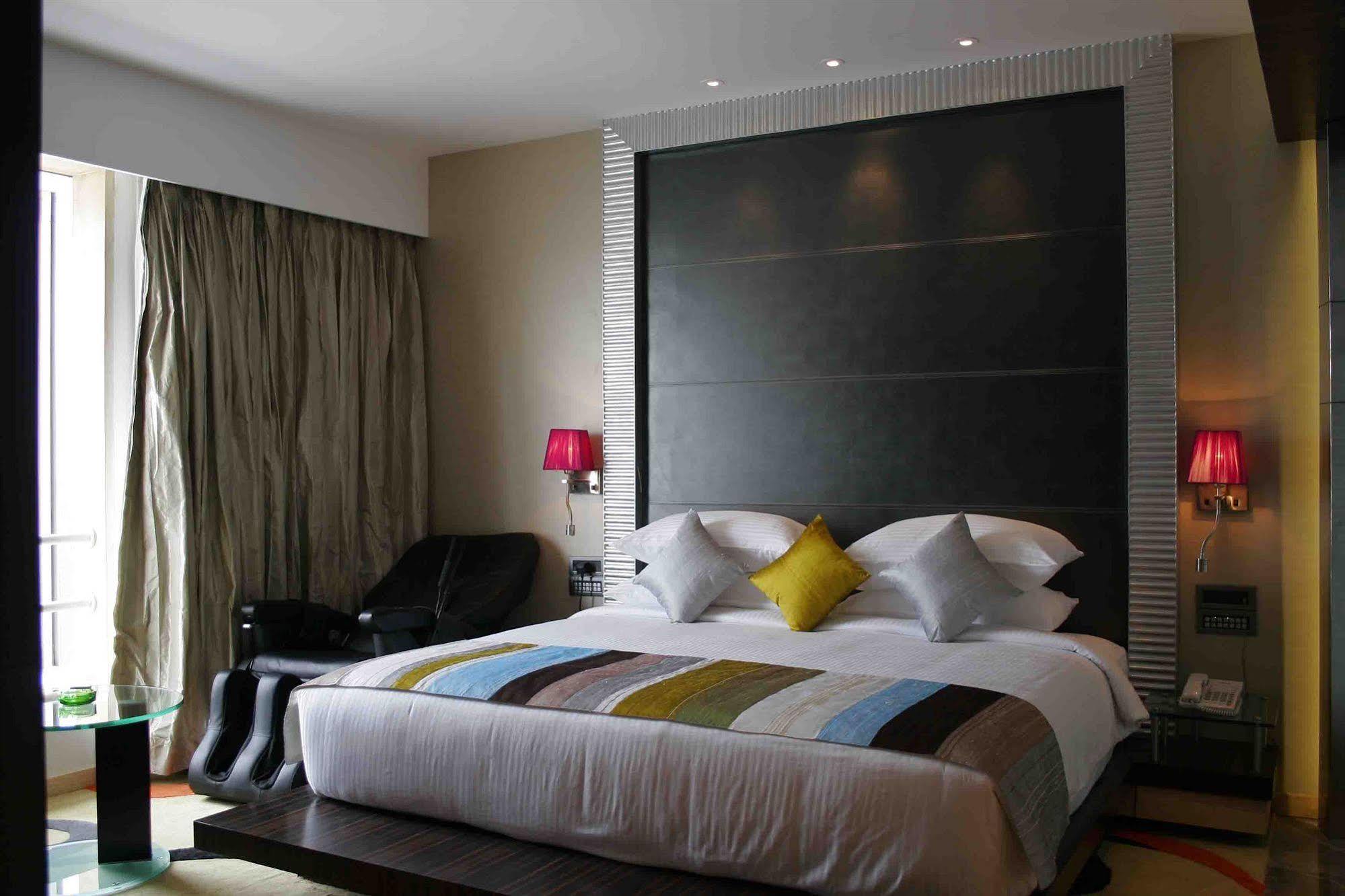 The Regale By Tunga Hotel Мумбай Екстериор снимка