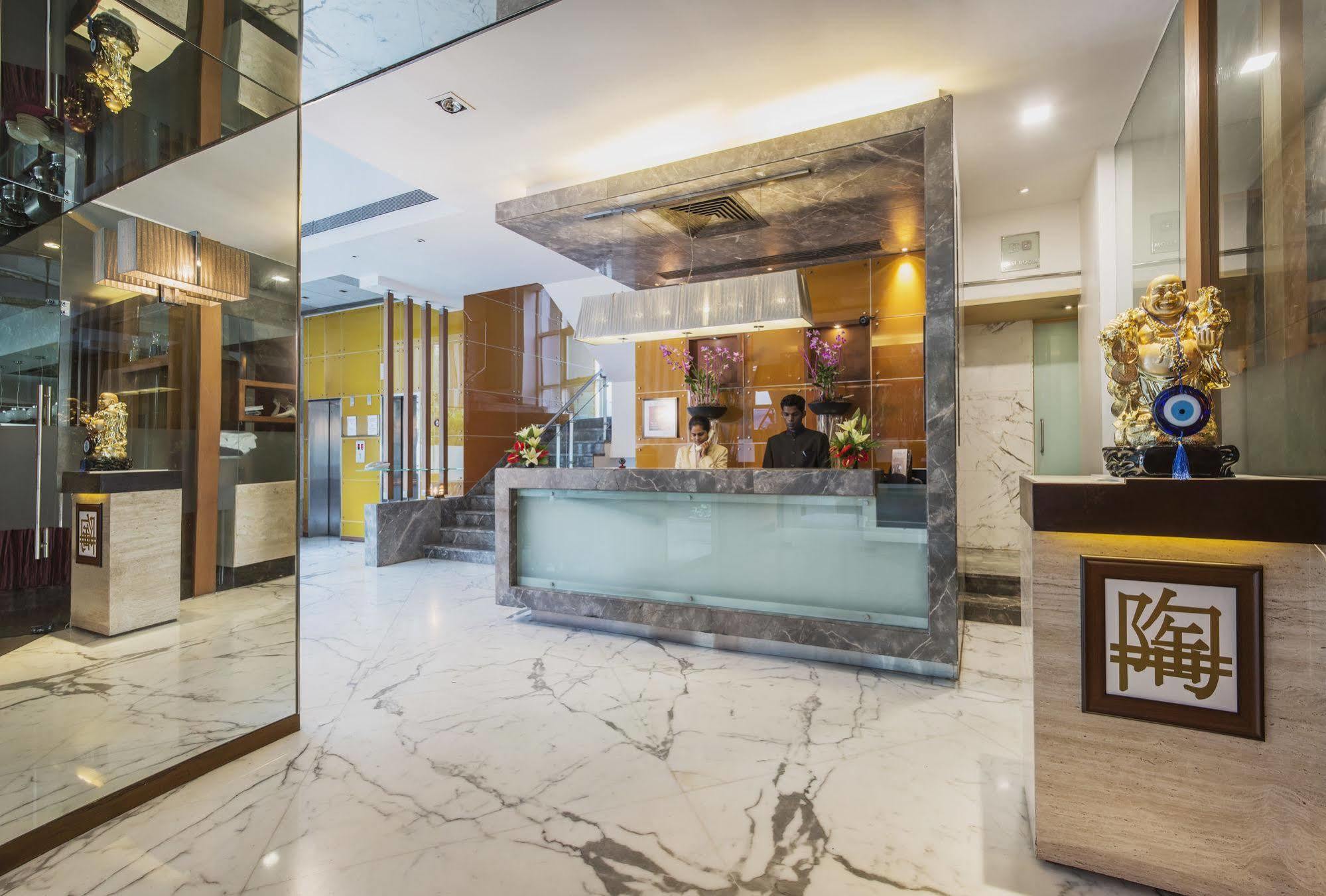 The Regale By Tunga Hotel Мумбай Екстериор снимка