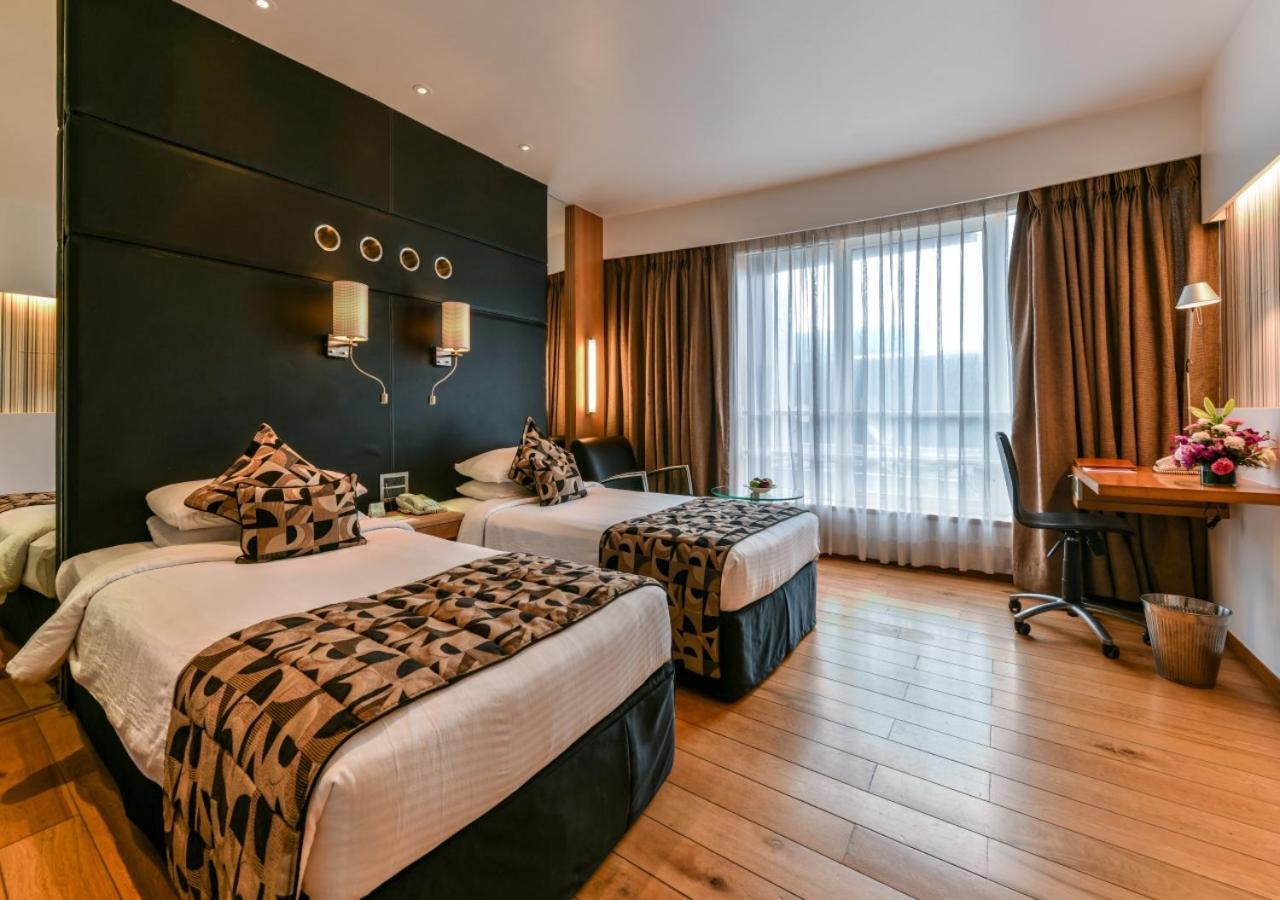 The Regale By Tunga Hotel Мумбай Екстериор снимка